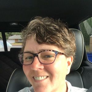 Meet your Posher, Carolyn